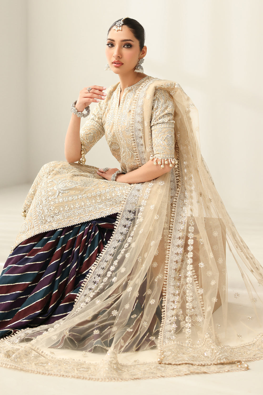 Baroque - EMBROIDERED NET - UF-4183