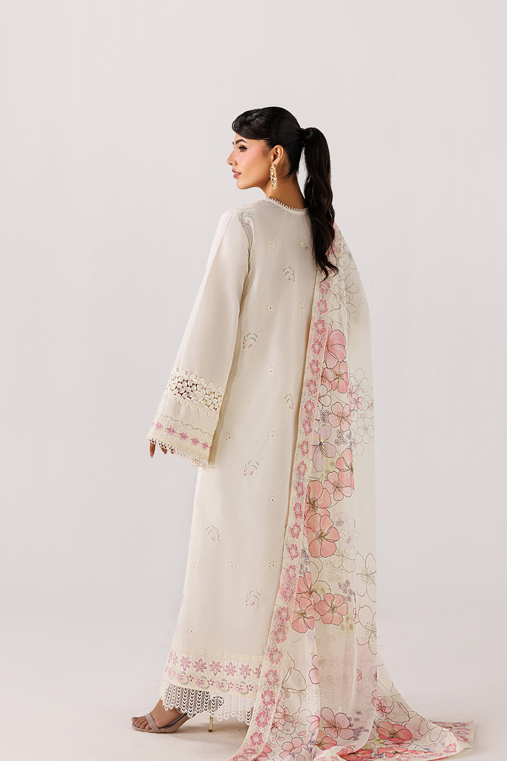 Emaan Adeel-MINIMALISM