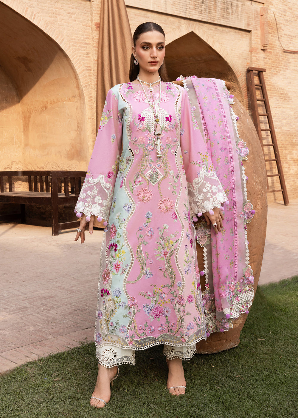 Saira Shakira-FAYE-7-A