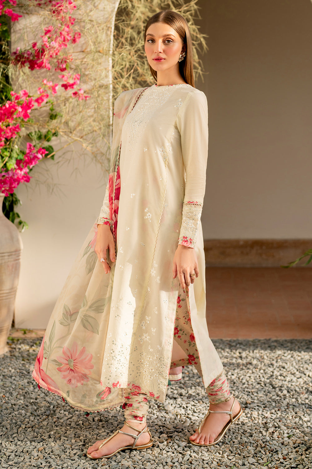Jazmin - EMBROIDERED LAWN USE - 9050