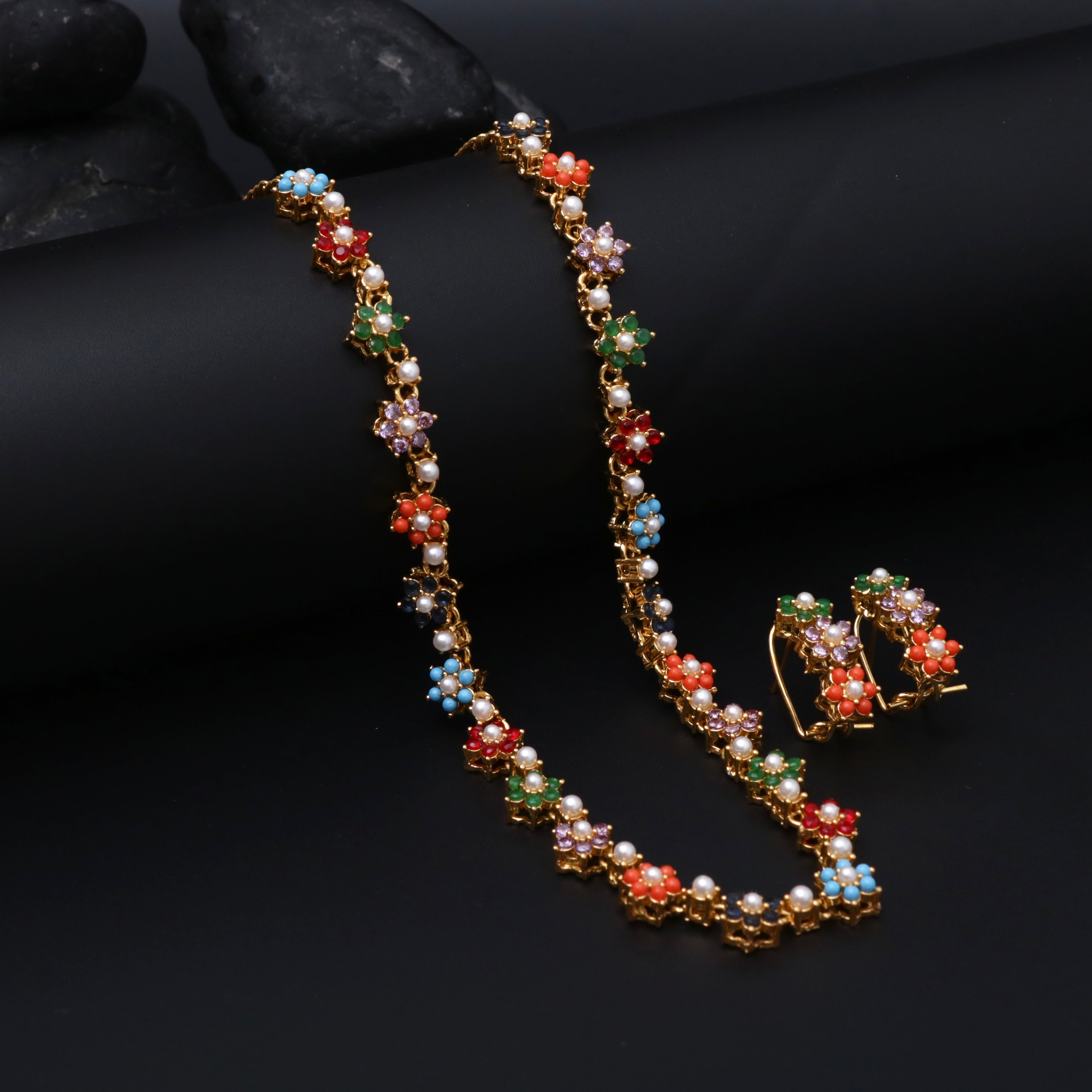 Zevar - BLESSED BLOOM NECKLACE WITH EARRING