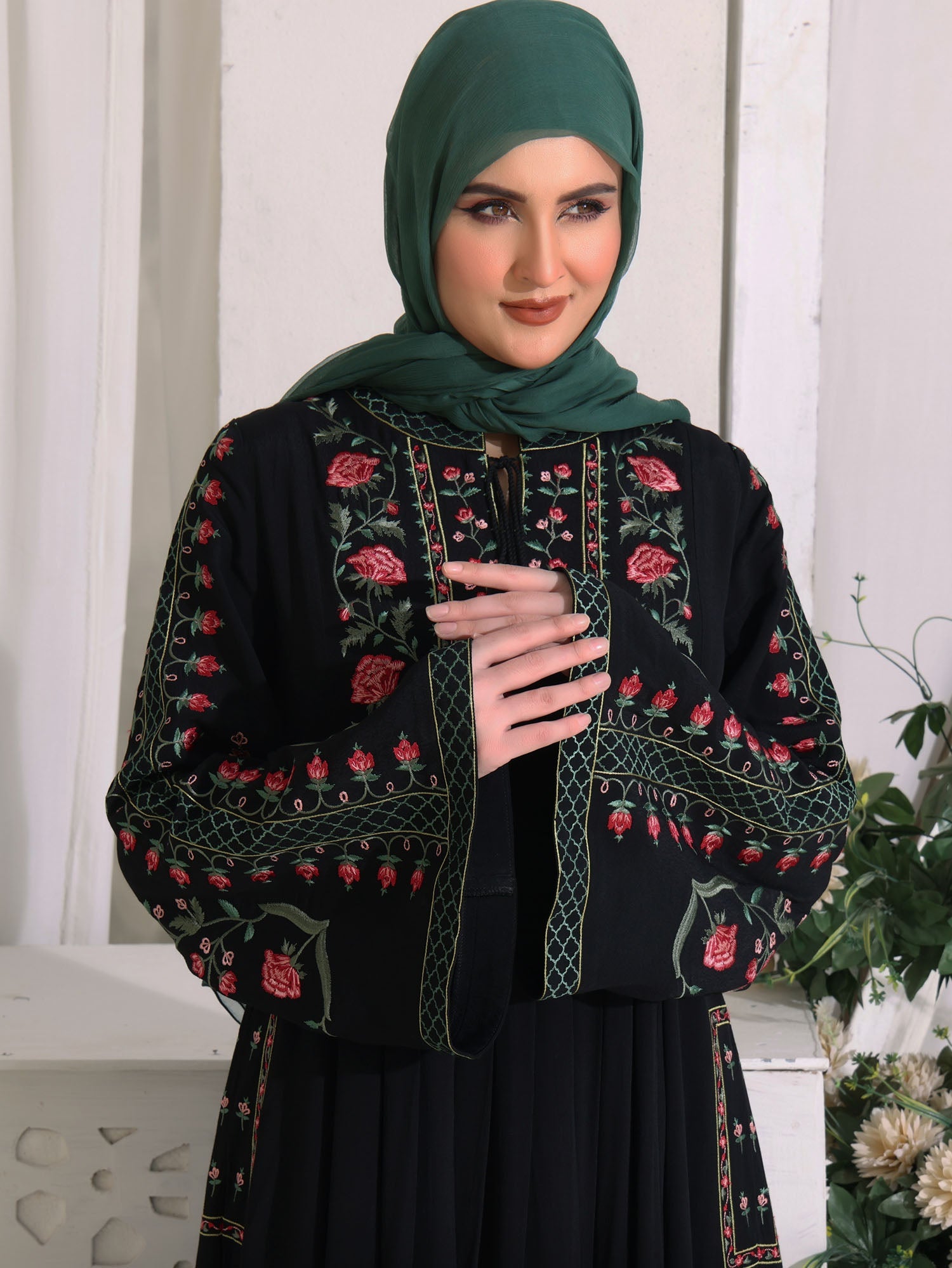 Spinzar Store - Abaya Nur Jahan Black