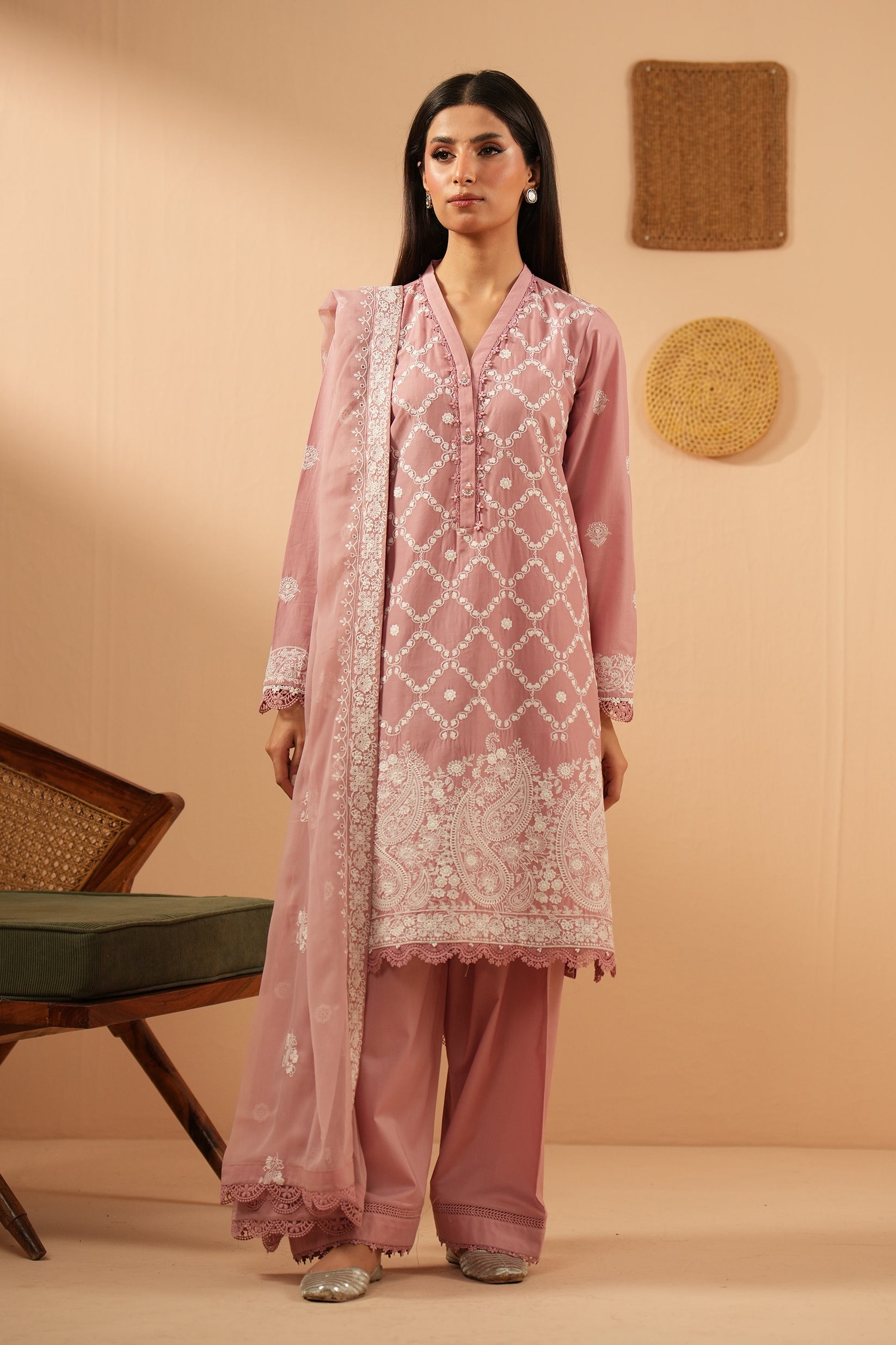 Zeen-EMBROIDERED CHIKANKARI 01