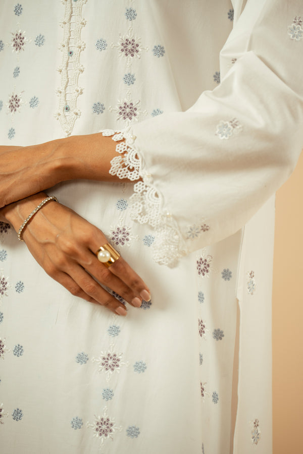 Zeen-EMBROIDERED CHIKANKARI 03