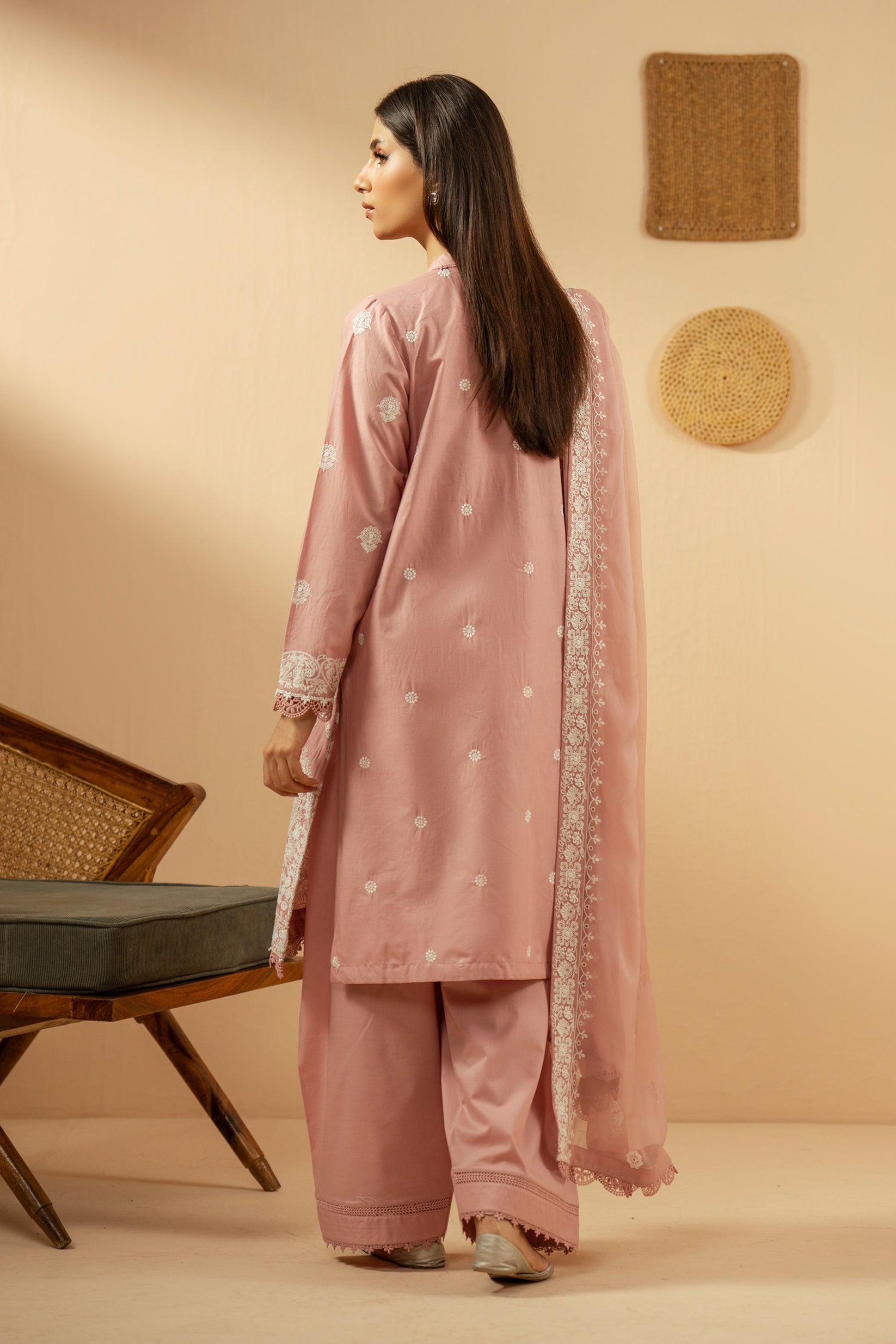 Zeen-EMBROIDERED CHIKANKARI 01