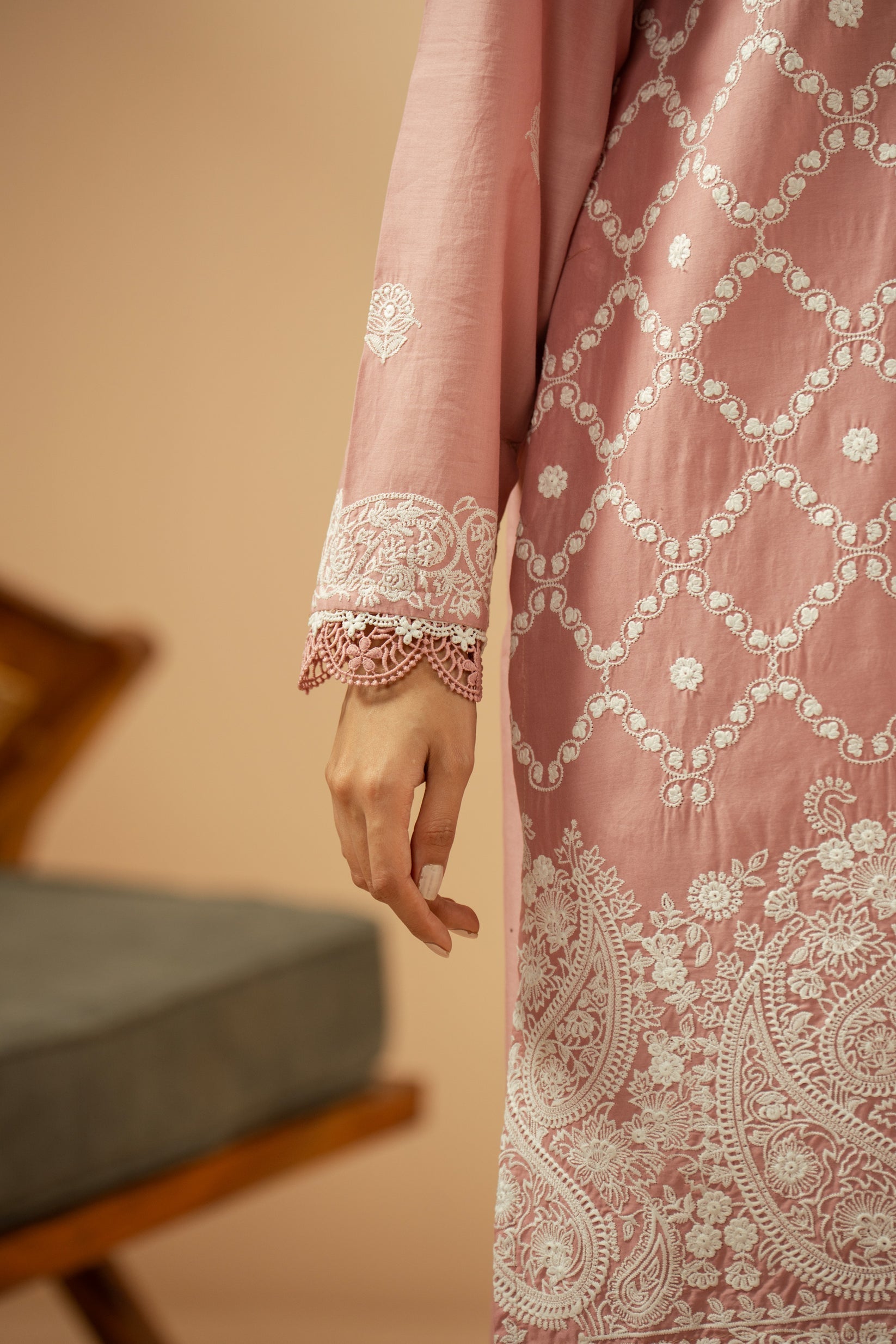Zeen-EMBROIDERED CHIKANKARI 01