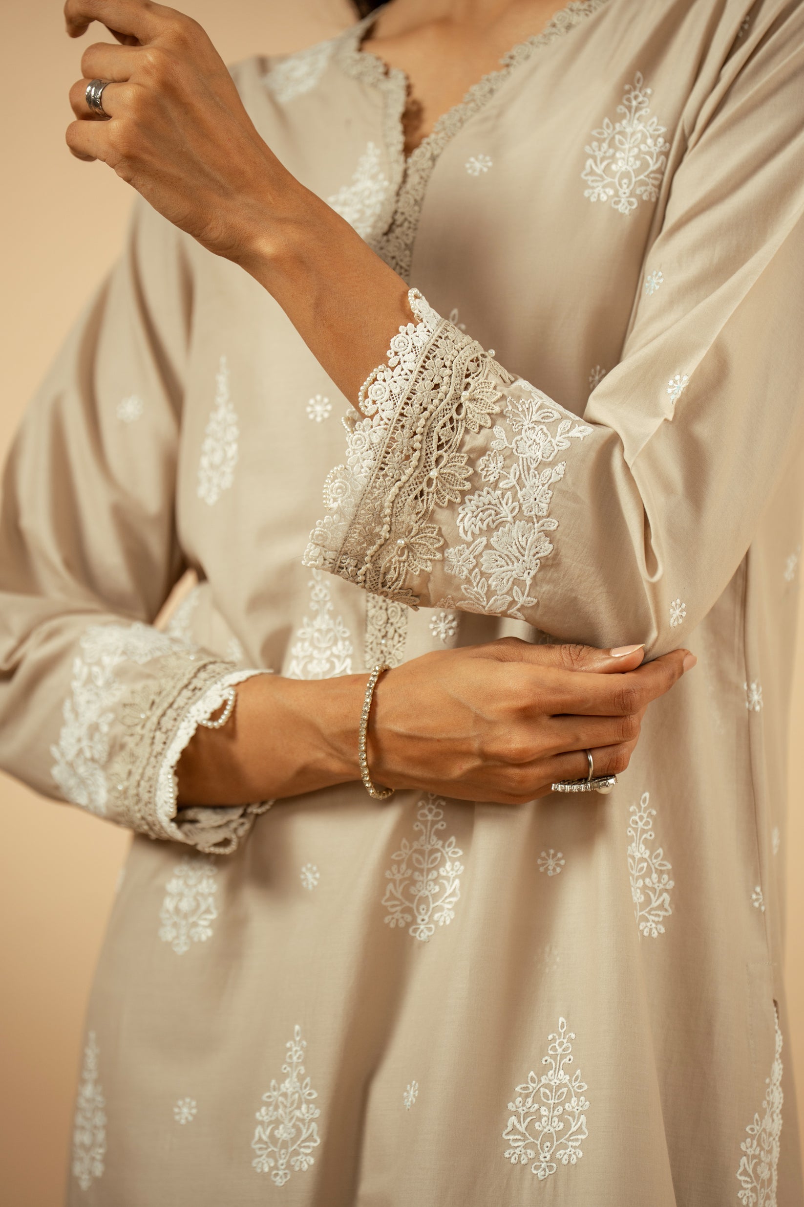 Zeen-EMBROIDERED CHIKANKARI 02