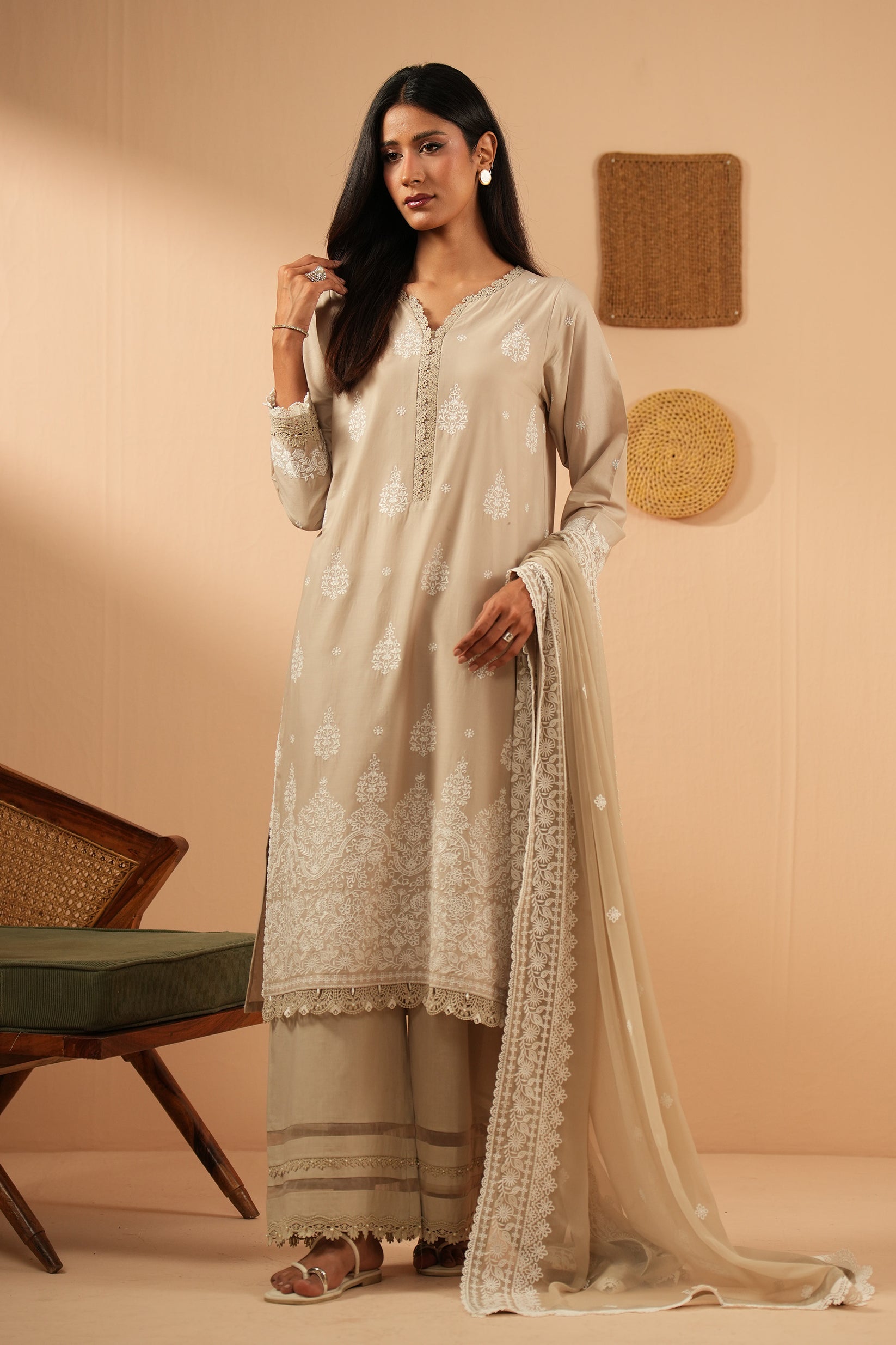 Zeen-EMBROIDERED CHIKANKARI 02