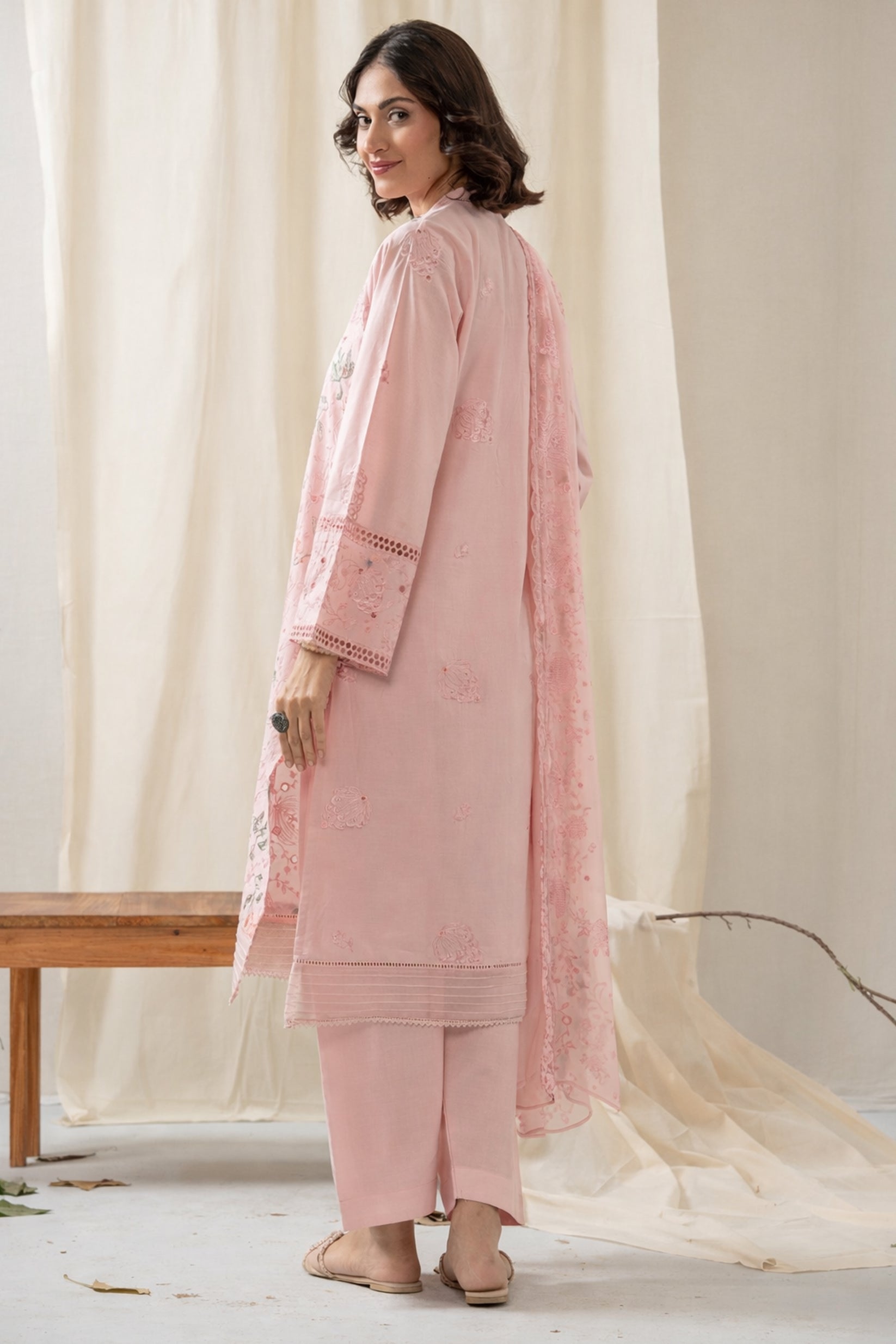 Zeen-EMBROIDERED CAMBRIC 08