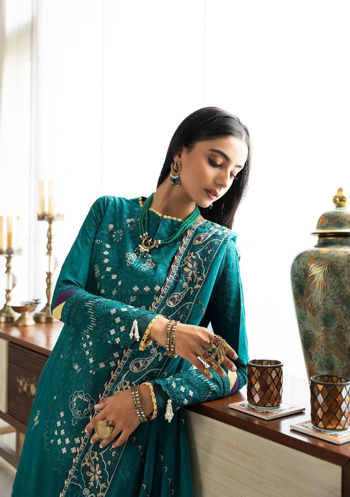 AIK - 24 - Vol - 2 - LOOK - 04 - SaviiFashion.com
