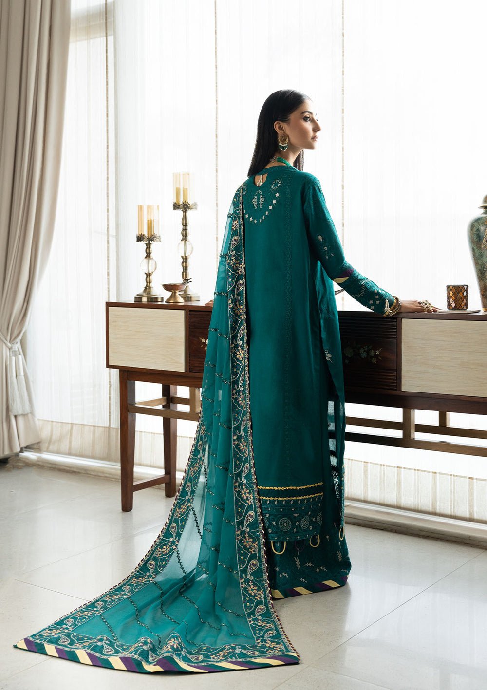 AIK - 24 - Vol - 2 - LOOK - 04 - SaviiFashion.com