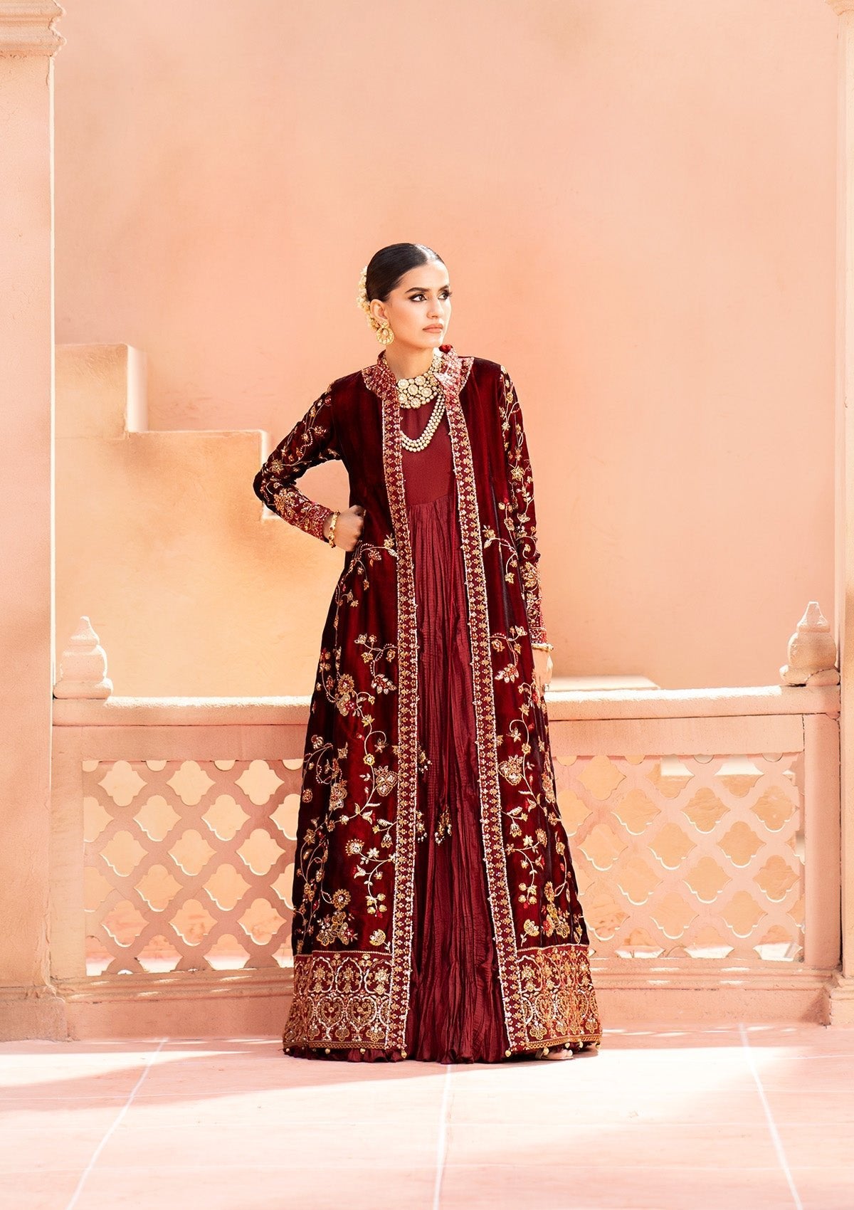 Aik - ZARDOZI Velvet - LOOK 07 - SaviiFashion.com