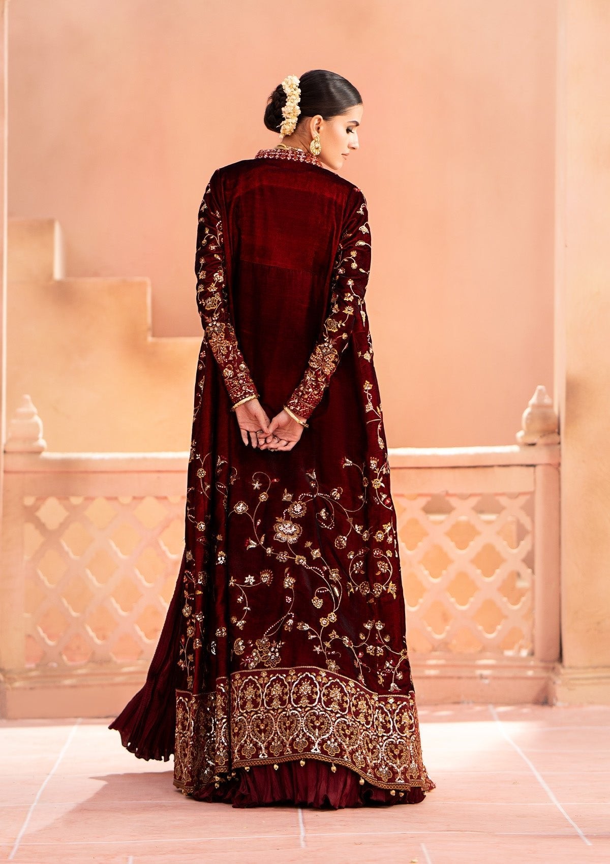 Aik - ZARDOZI Velvet - LOOK 07 - SaviiFashion.com