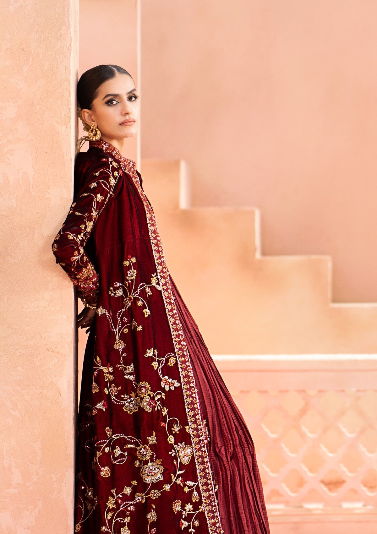 Aik - ZARDOZI Velvet - LOOK 07 - SaviiFashion.com